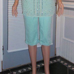 Croft&barrow  natural fit stretch Capris mint green size 32" or  6 .